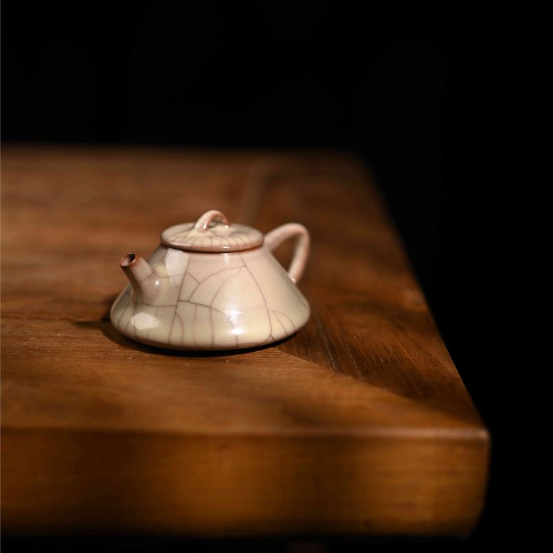 "Teapot" Celadoner Modern Ge Kiln Teapot Big Mouth Teapot Celeste Glaze Beige Glaze