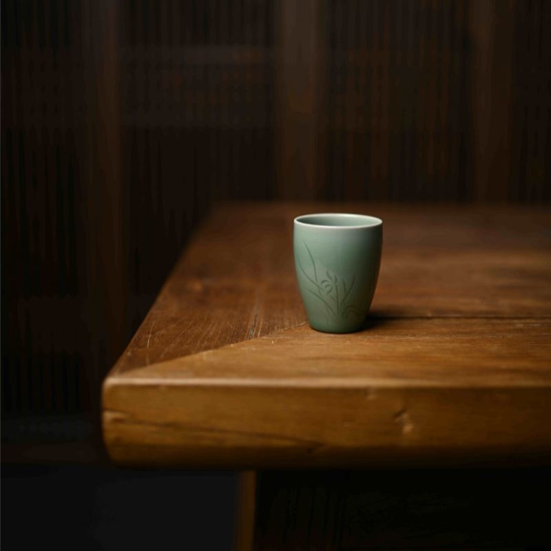 "Xinlan"Celadoner Plum Green Glaze Hat Bowl Smell Cup