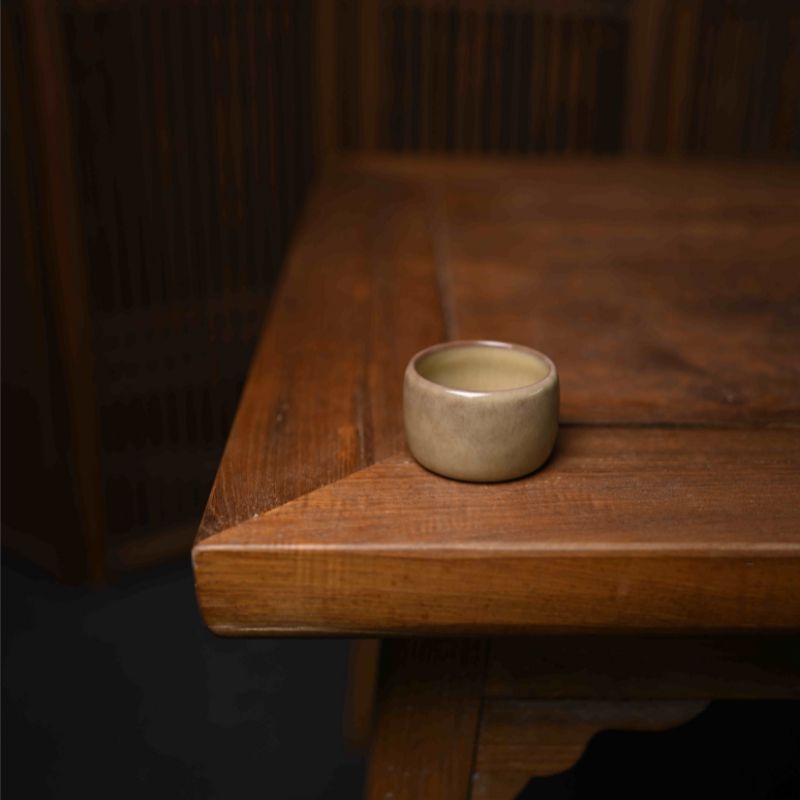 ‘’Beige Glaze‘’ Celadoner Wrench Cup Engraved pattern