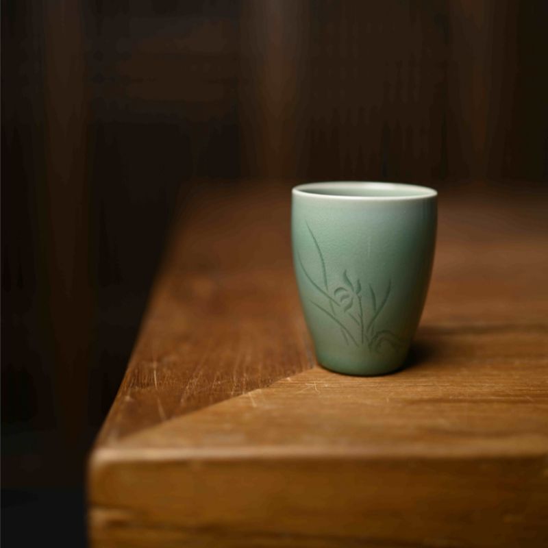 "Xinlan"Celadoner Plum Green Glaze Hat Bowl Smell Cup
