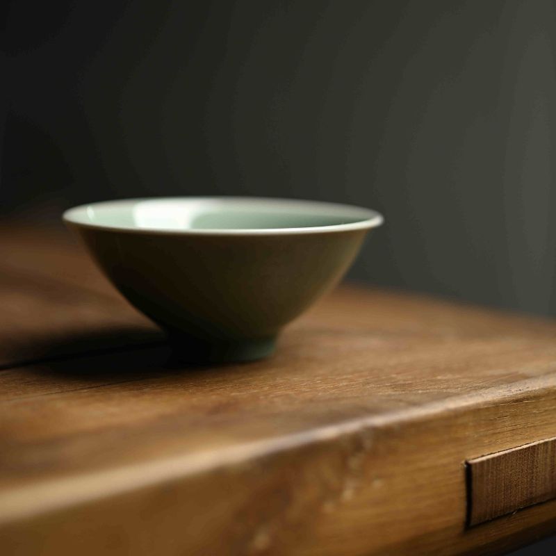”Yong Ju”Celadoner Plum Green Glaze Hat Bowl Cup Portraying Yongju