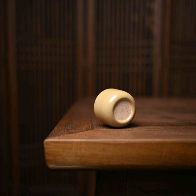 ‘’Beige Glaze‘’ Celadoner Wrench Cup Engraved pattern